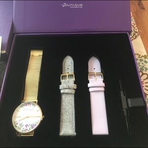 Younique Foundation Watch